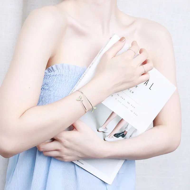 Exquisite Bangle for Women Green Opal Leaf Twigs Branch Jewelry Girl Gift Luxury Designer Bracelet Wrist Decoration Accessories Z250807