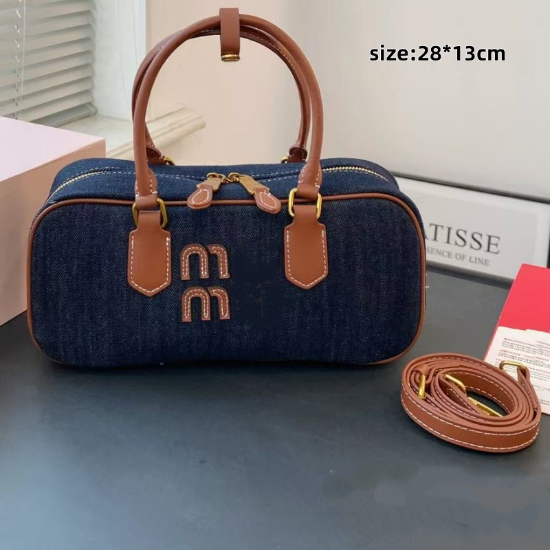 Hot selling Fashion Handheld Makeup Bag Bowling Design Light Luxury Women's Retro Single Shoulder Crossbody Bag