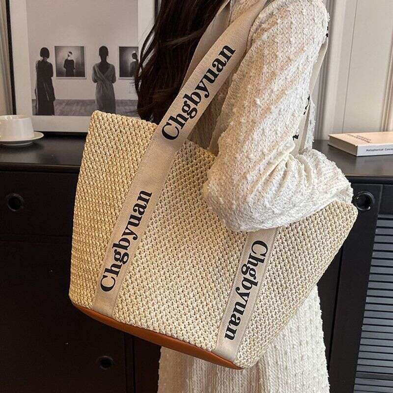 Handwoven Straw For Women Large Capacity 2025 New Summer Vacation Beach Commuter Bucket Bag