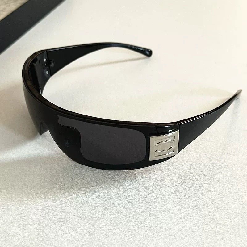 Luxury Cc Designer Chanclas Chan Glasses Woman Girl Face Small Double Cshaped Curved Jumpsuit American Headband Sunglasses