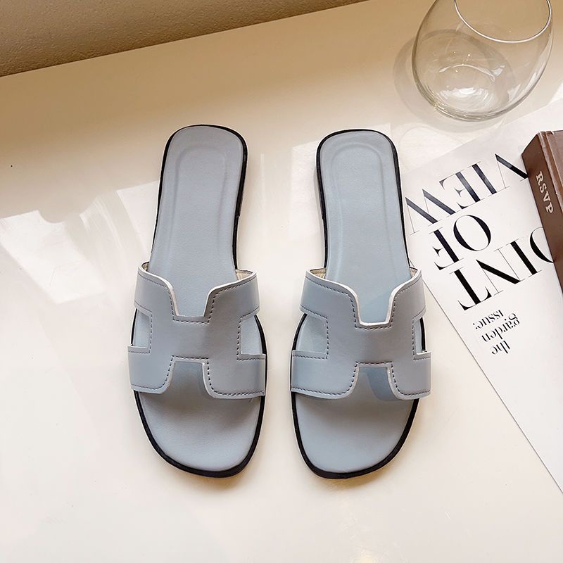 Designer slippers classic slippers women's summer flat bottom fashion new style of sandals for outdoor wear beach travel shoes one-piece slippers