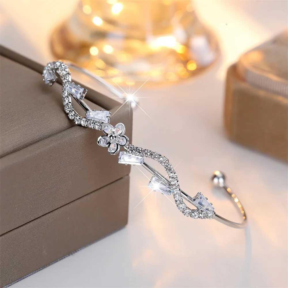White Zircon Cute Wave Flower Open Bangle Bracelets For Women Vintage Silver Color Bridal Bracelet Jewelry Z250807