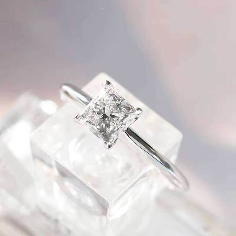 Fashion Jewelry Simple Women Wedding Sterling Sier 1ct VVS Moissanite Dia Princess Cut Engagement Ring