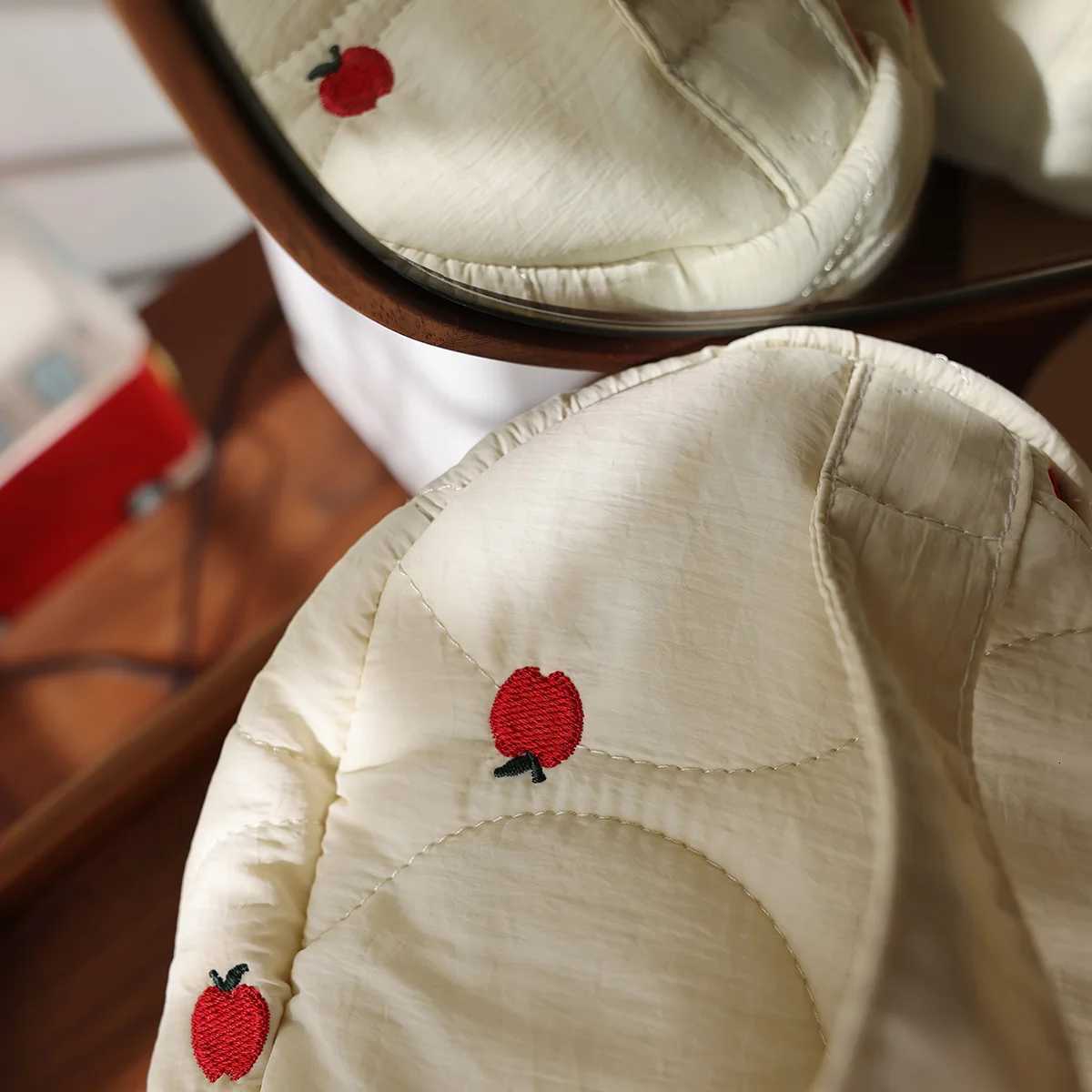 Portable Fruit Flower Embroidered Cosmetic Bag With Zipper Large Capacity Soft Girls Handheld Storage Handbag Accessories Y250808