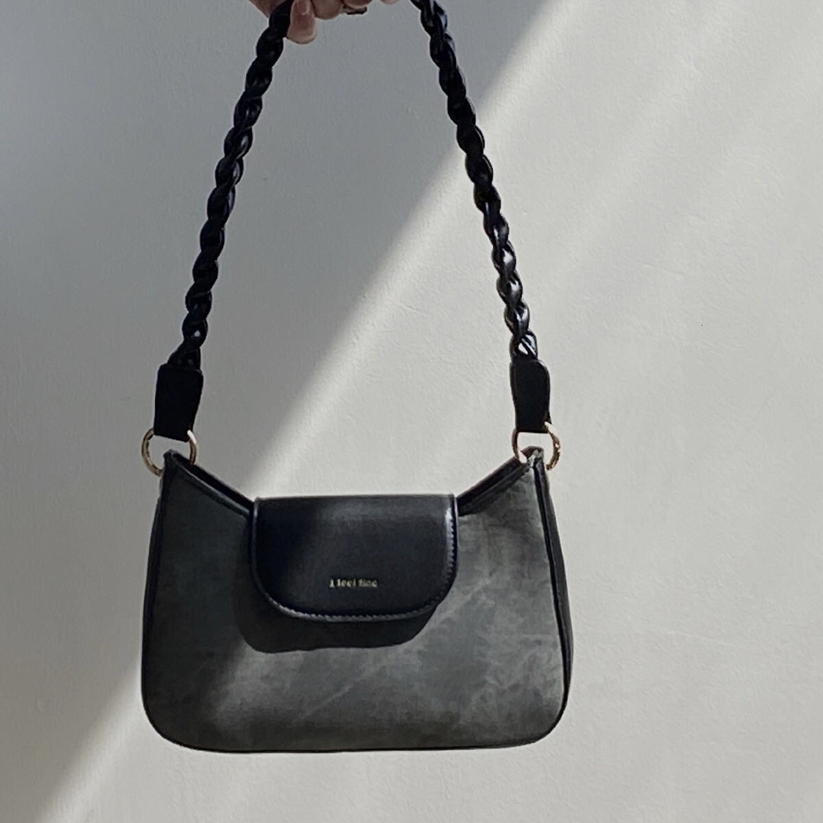 Free Shipping Designer Bag 2025 Niche Design New Women's Bag Spring Summer Retro Versatile Underarm Bag Color Luxury Bag Block Single Shoulder Cr