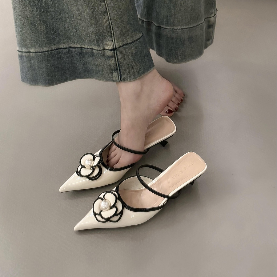 The 2025 new summer style pointed-toe single shoes are high-heeled French-style flip-flops and fairy shoes for outerwear