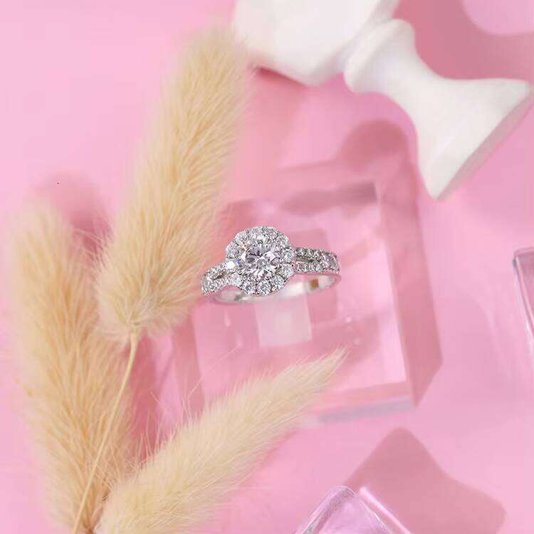 Fine Jewelry 10k/14k White Gold Wedding D Color VVS Clarity Moissanite Dia Ring for Women