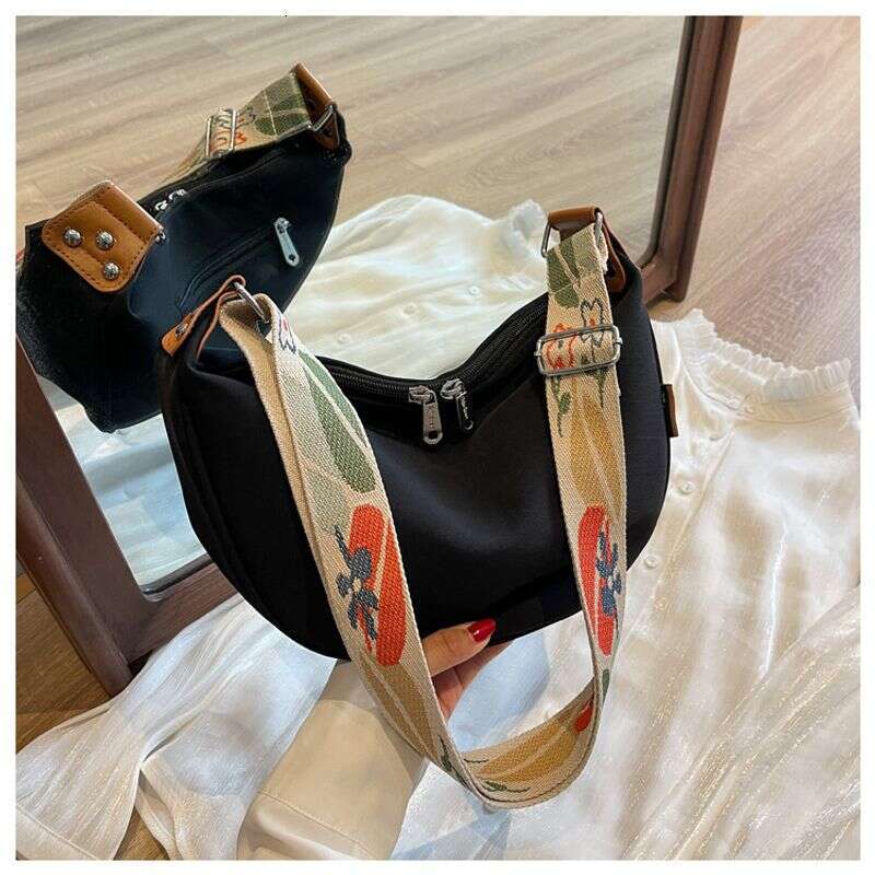 Canvas Women's New High-end Texture Niche Large Capacity Versatile Broadband Shoulder Crossbody Dumpling Bag