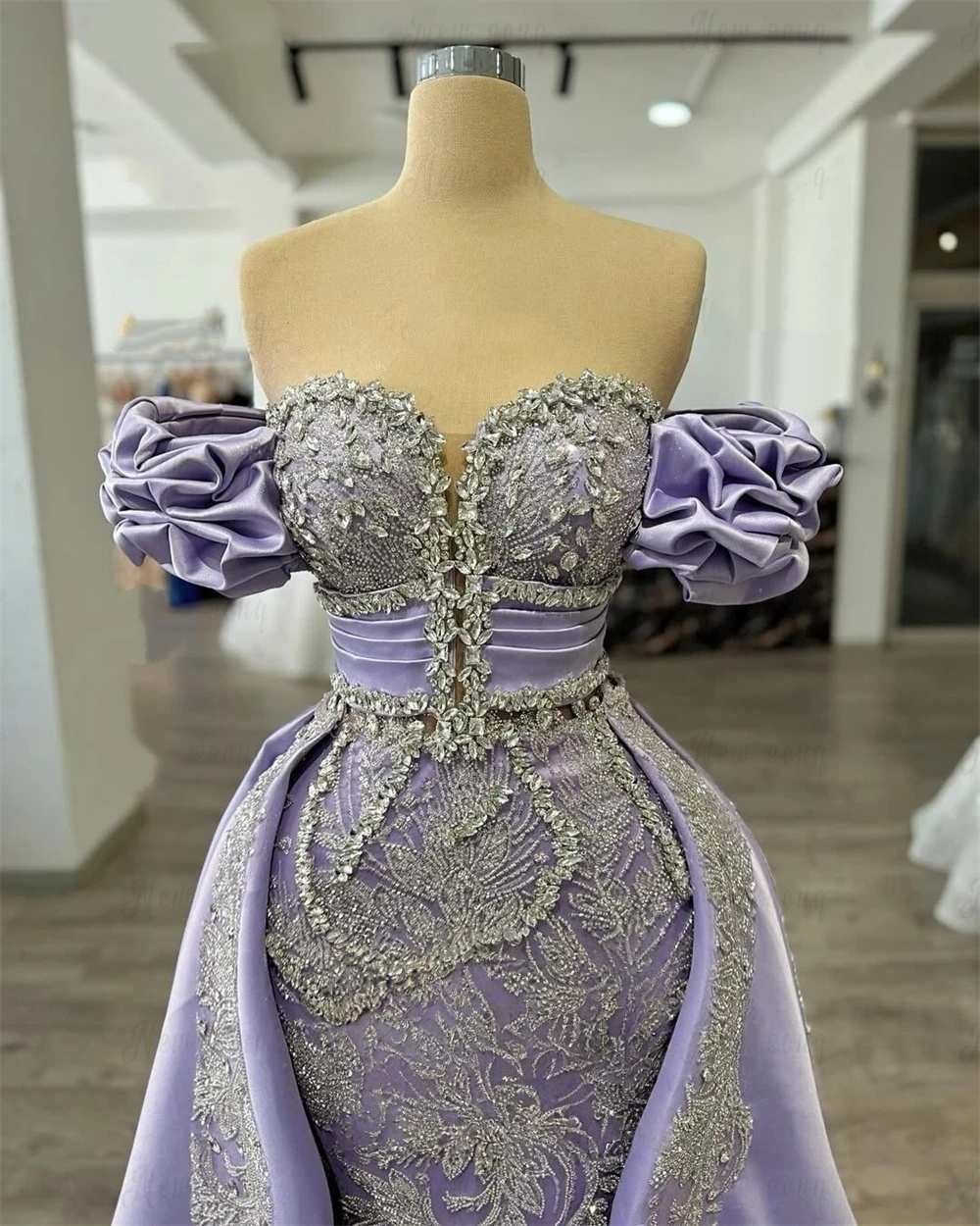 Gorgeous Evening Dresses For Women Sweetheart Neck Off Shoulder Sleeveless Gown Crystal Sequins Detachable Train Dress Party Customized Dress