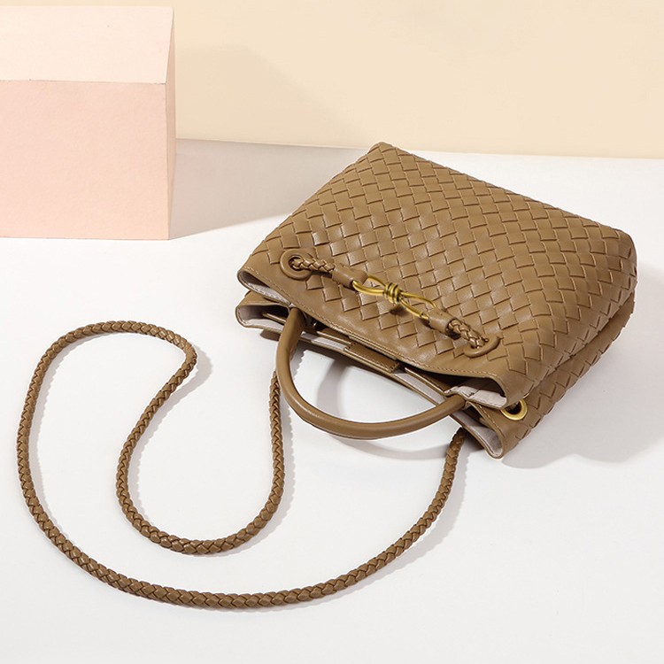 2025 new High end textured large capacity handbags Mom woven bags personalized simple single shoulder cross body bags for women