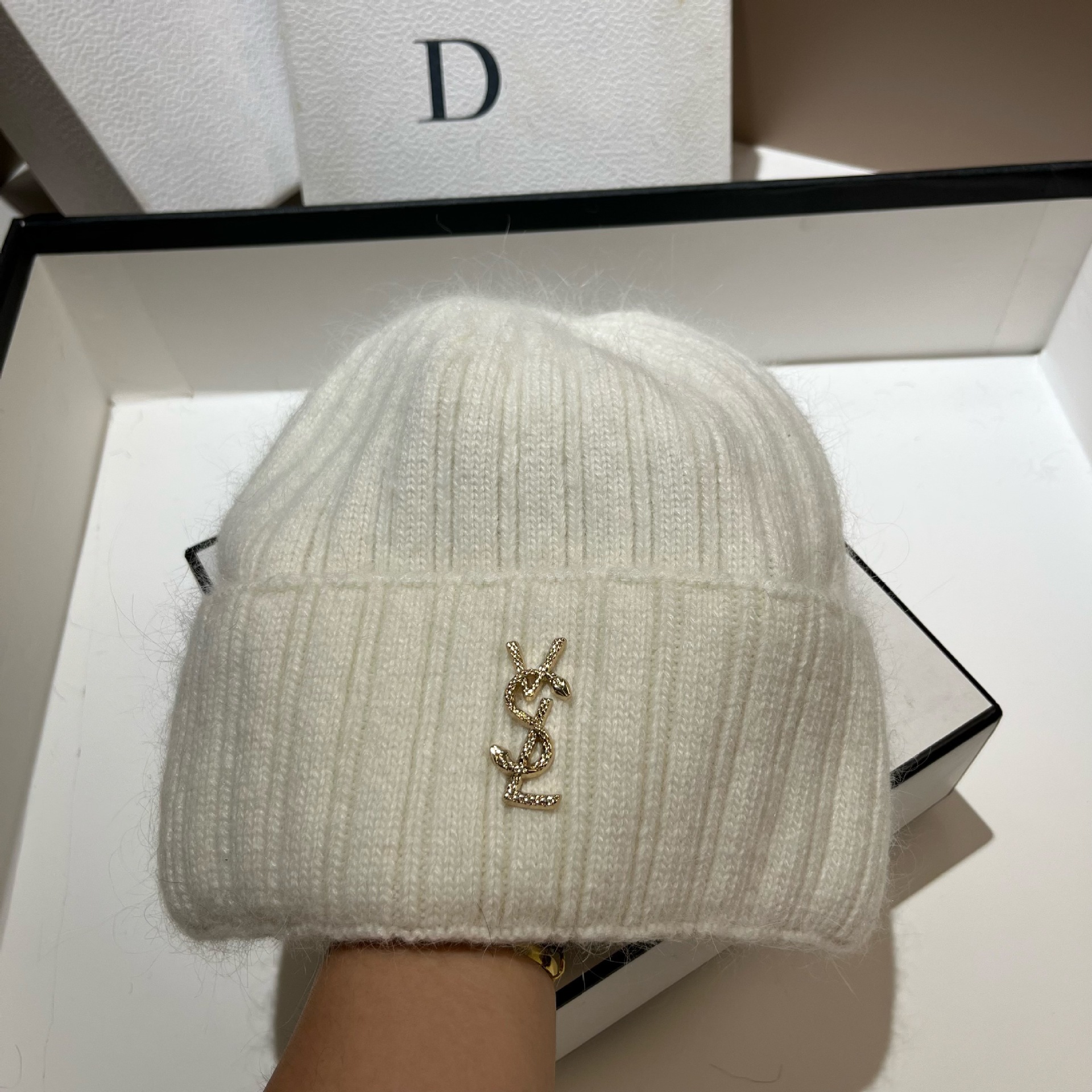 Rabbit hair knitted hat winter French simple plush ear-protector hat Nordic new soft waxy wool hat female 2025s hot