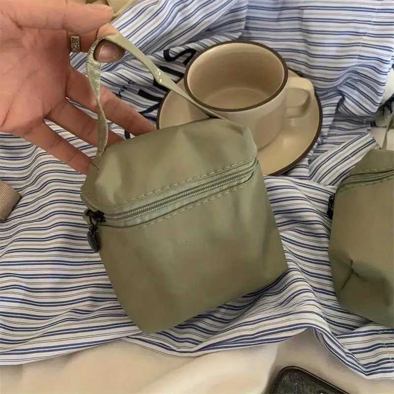 New Wens Ins Cosmetic Pouch Travel Storage Bags Ladies Design Cluh Handbags Big Toiletry Bag Wens Sanitary Napkin Bag Y250808