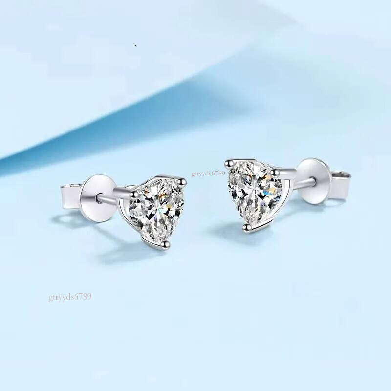 DHCollections Moissanite Heart Shape Stud Earrings Sterling Sier Broken Love Design 1 Ct Each Passed Dia Test Hypoallergenic Wedding Jewellery Pair