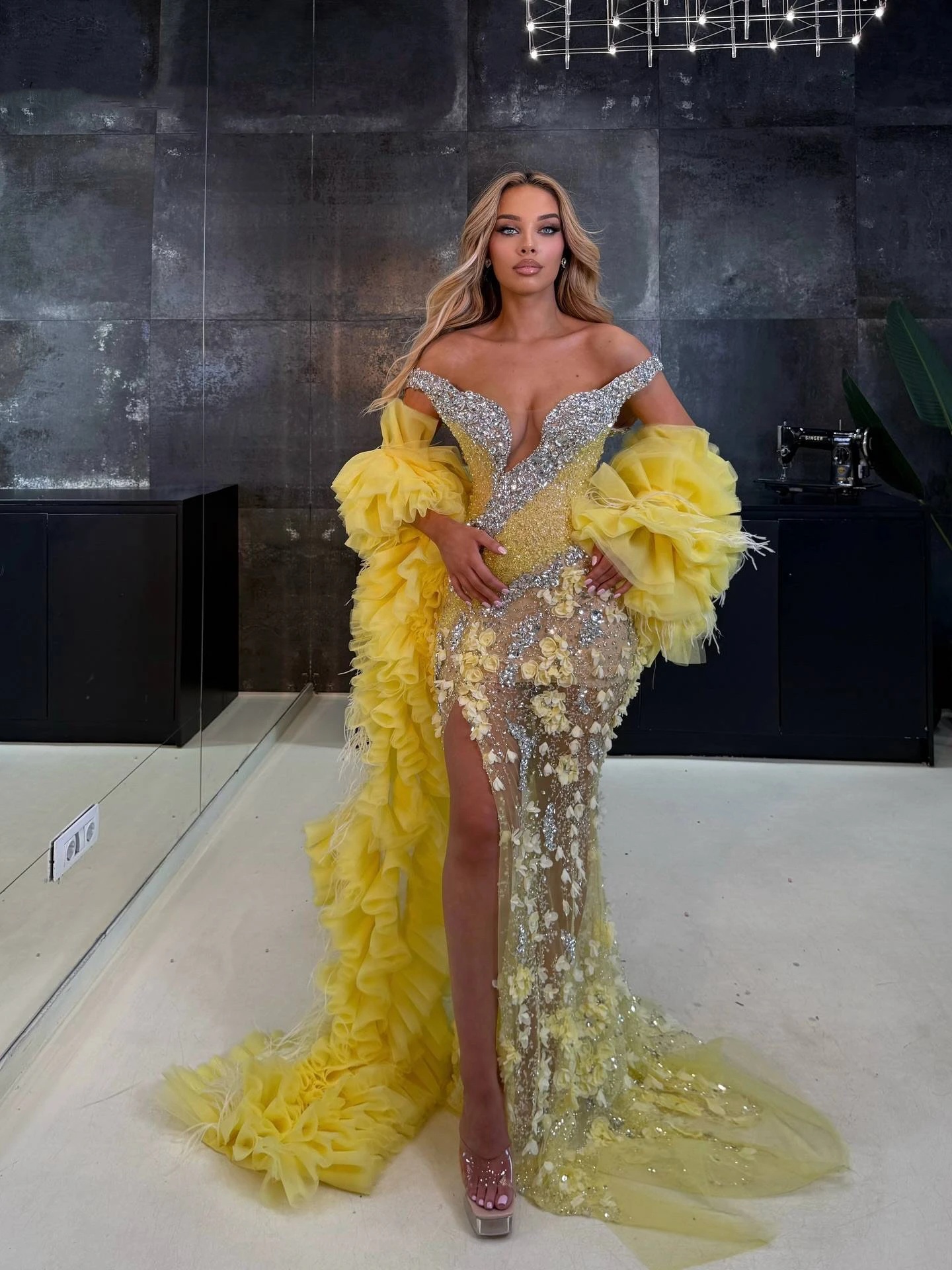 Exquisite 3D Flowers Evening Dresses Off Shoulder Prom Gowns with Tail Crystal High Side Illusion Sequins Customized Party Vestidos De Noche Plus Size