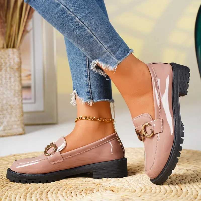 2025 Spring New Womens Black Patent Leather Metal Shallow Flat Shoes Simple Casual Daily Loafers Large Size 43 Luxury Shoes W250808