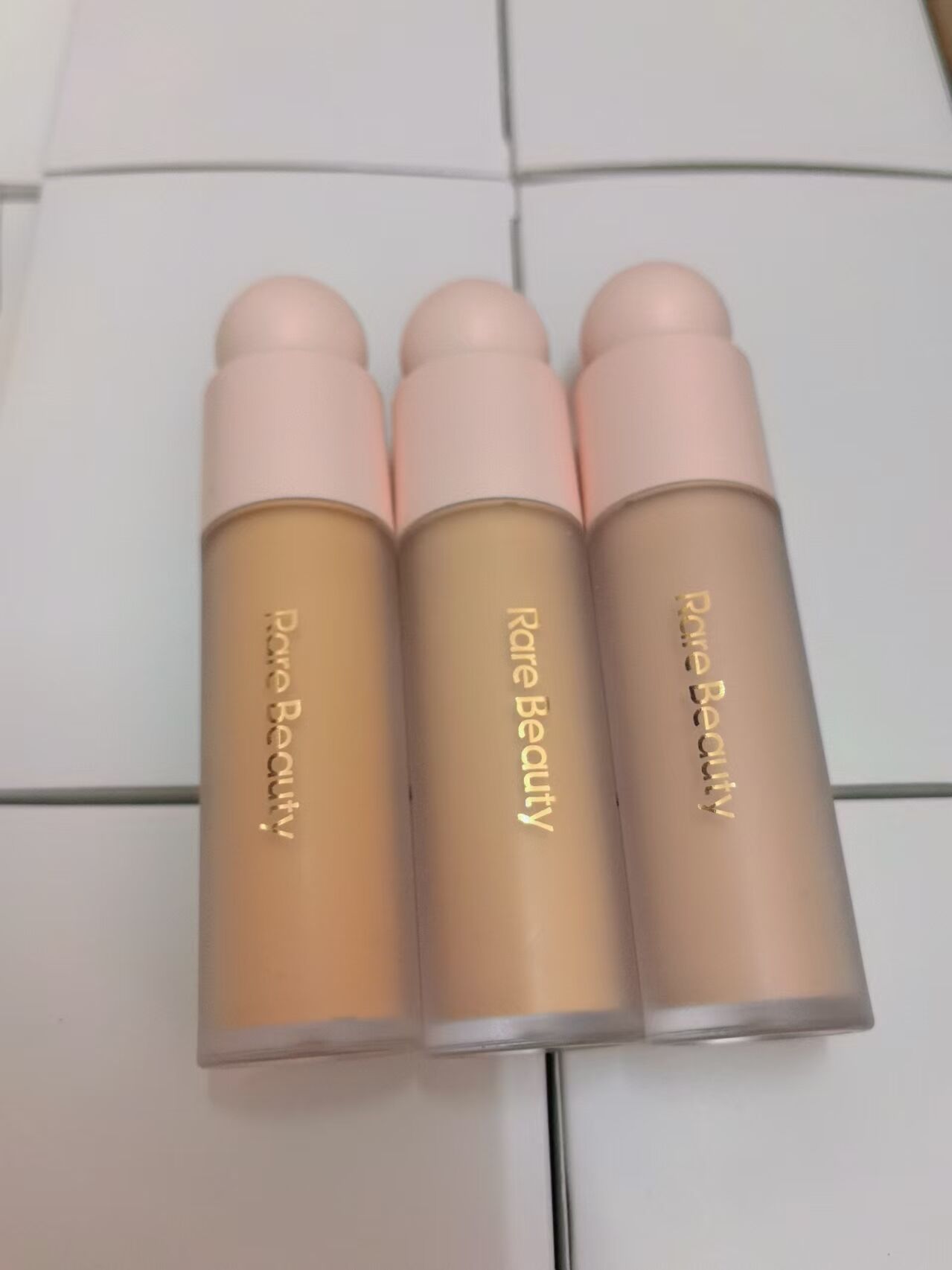 2026 New Foundation 28ml Rare Liquid Touch Weightless Foundations Concealer Natural Moisturzing Face Makeup 250w 140C 180w 340C Selena Beauty cosmetic