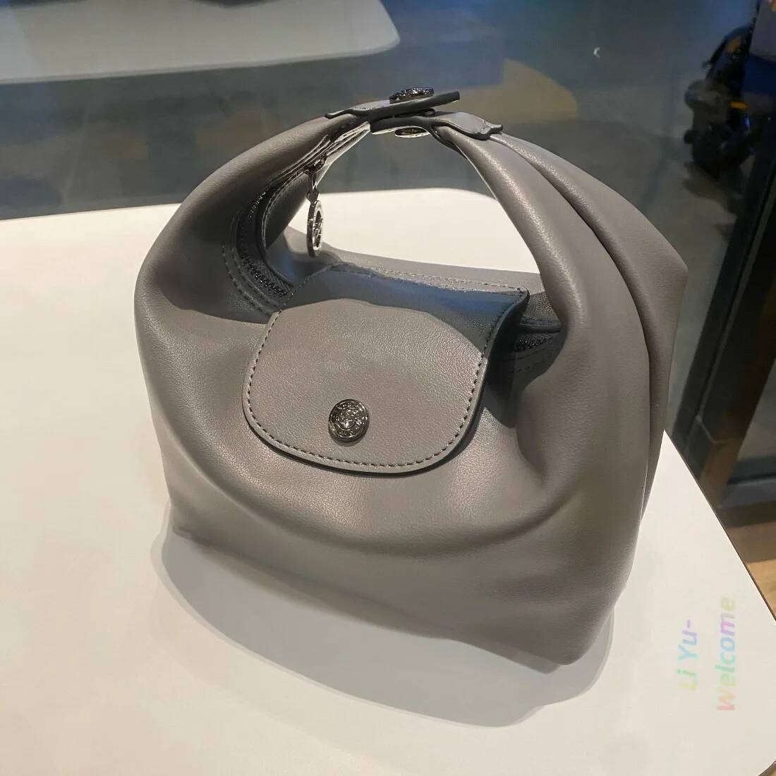 2025 new mini cowhide dumpg handbag lunch leather box bag can be matched with strap and single shoulder