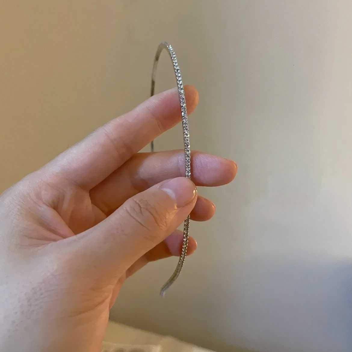 Thin Metal Crystal Bands Haiand New Shiny Rhinestone Hair Accessories Hear Wholes Hair Accessories 2024 Y250808