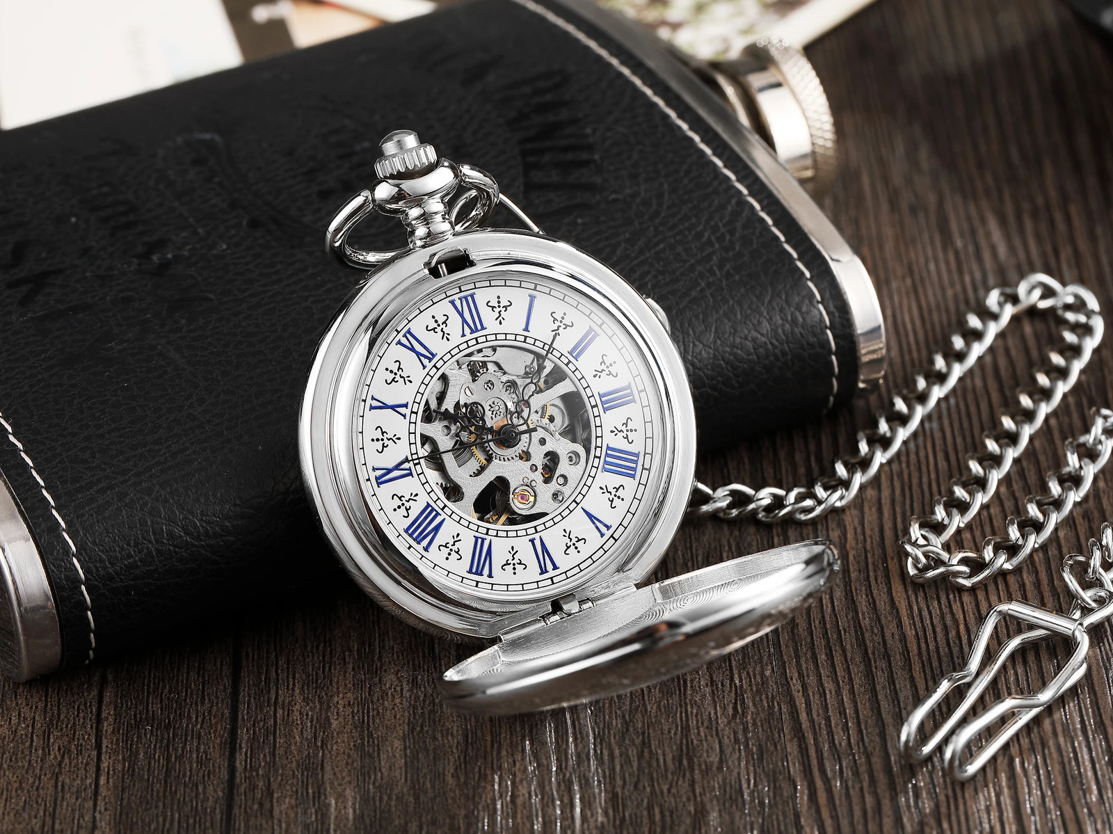 Silver Roman Numerals Machinery Pocket Watch Chain Men Women Hollow Vintage Pendant Necklace Gifts for Men Women 250807