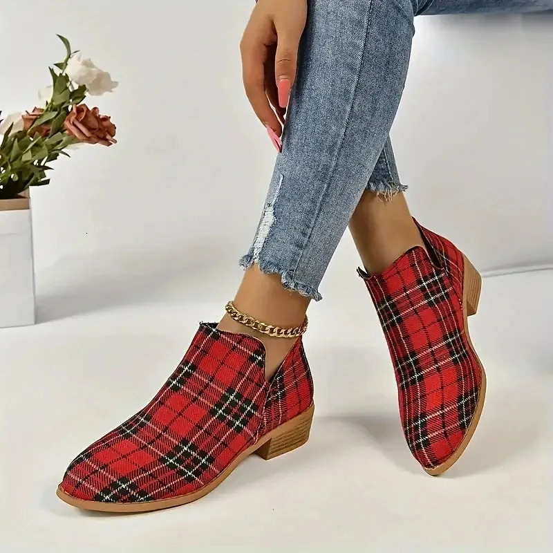 Ankle Boots Womens Christmas Plaid Print Zipper Retro Red Chelsea Outdoor Platform Shoes Classic Side Booties 250801