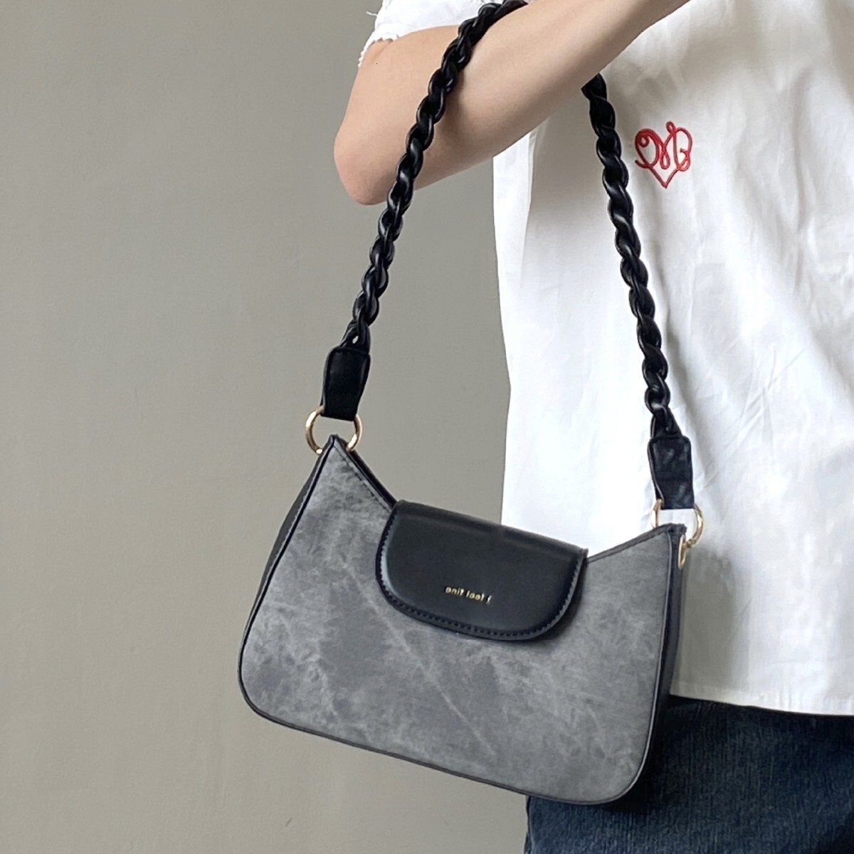 Free Shipping Designer Bag 2025 Niche Design New Women's Bag Spring Summer Retro Versatile Underarm Bag Color Luxury Bag Block Single Shoulder Cr