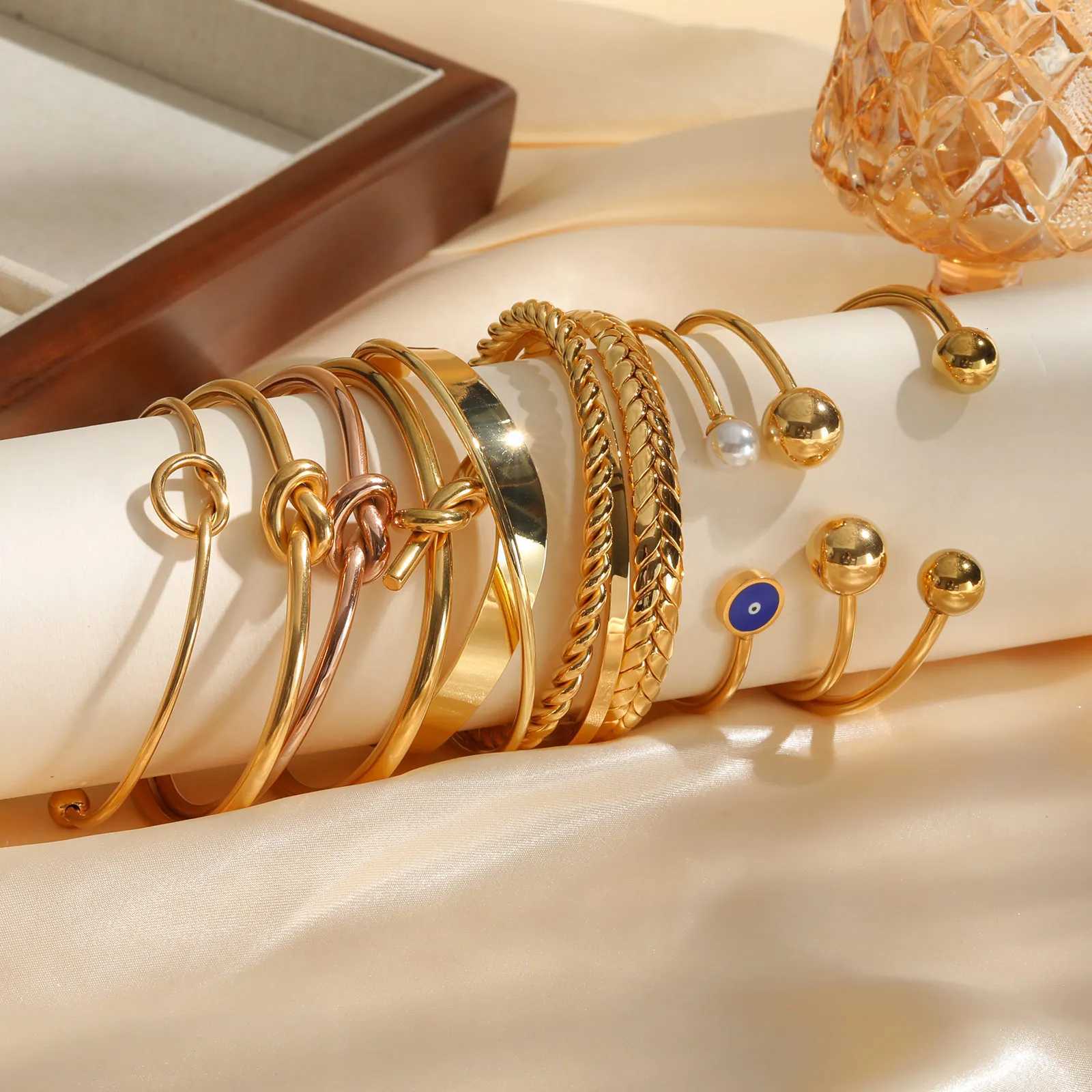 Candid Style Knot Cuff Bangle for Women Gold Color Stainless Steel Elegant Tie Charm Bracelets BFF Sisters Party Jewelry Z250807