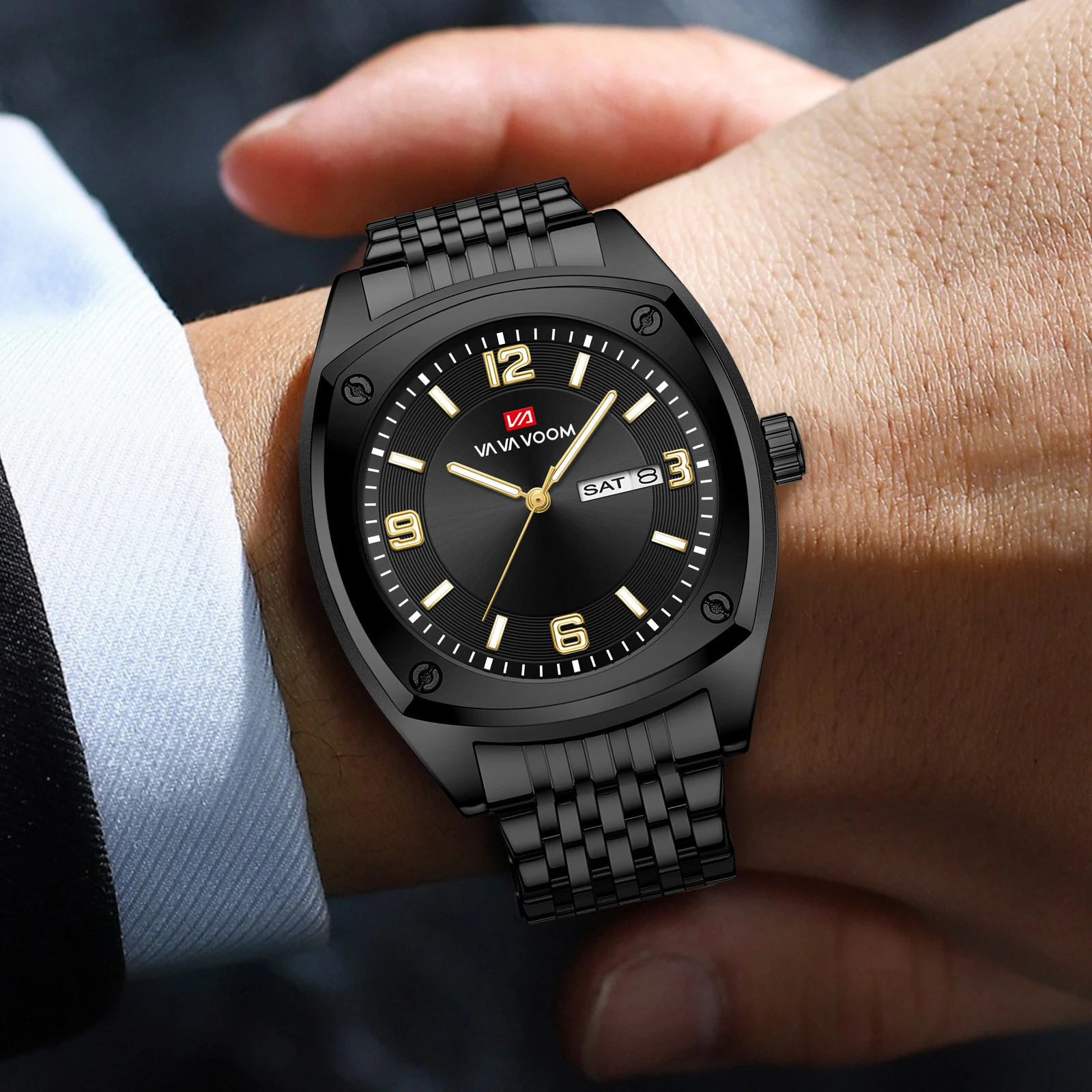 Men Stainless Steel Watch Fashionable Business Style Gold Calendar Quartz Movement Wine Barrel Shaped Casual Sports Watch 250807