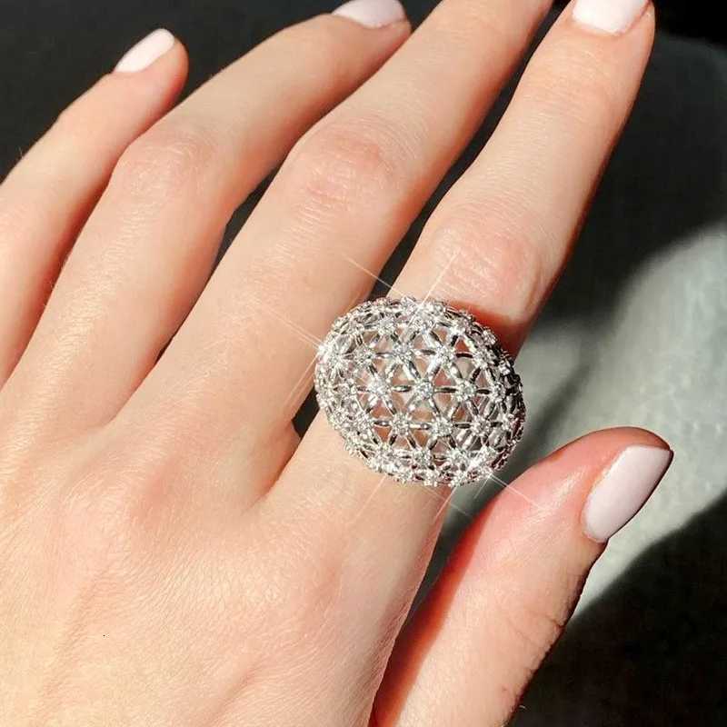 925 Sterling Silver Luxury Party Ring Hollowed Female Anniversary Accessories with Brilliant Zirconia Gorgeous Finger Jewelry Y250808