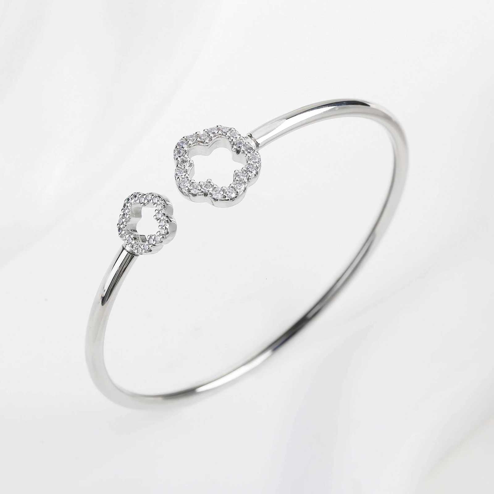 Flower Jewelry Bracelet Shiny Zirconia Hollow Five leaf Flower Open Bangle Simple for Women Girl Party Jewelry Gift Z250807
