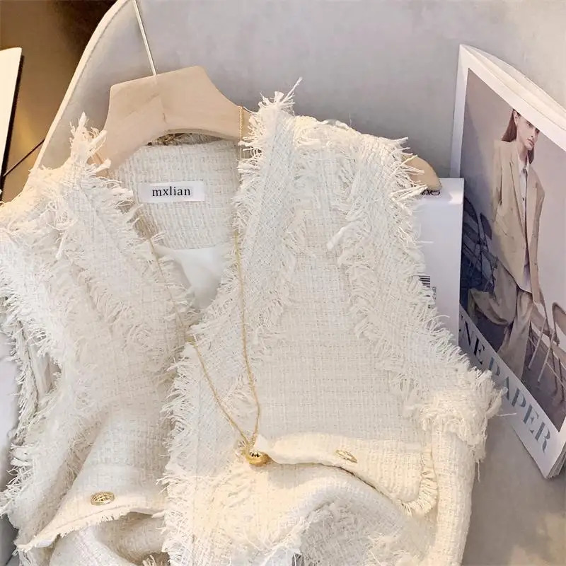 Chalecos Mujer French Fragrant Style Sleeveless Short Coat Black Tassel Vest Women Vintage Crop Top Colete Waistcoat 250804