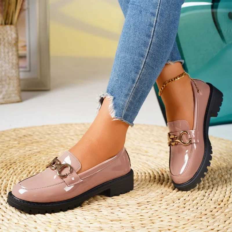 2025 Spring New Womens Black Patent Leather Metal Shallow Flat Shoes Simple Casual Daily Loafers Large Size 43 Luxury Shoes W250808