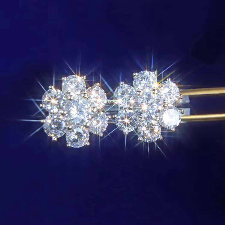 Xingguang Beautiful Flower 7pcs Iridescent Bling Moissanite Sterling Sier Earrings for Lady