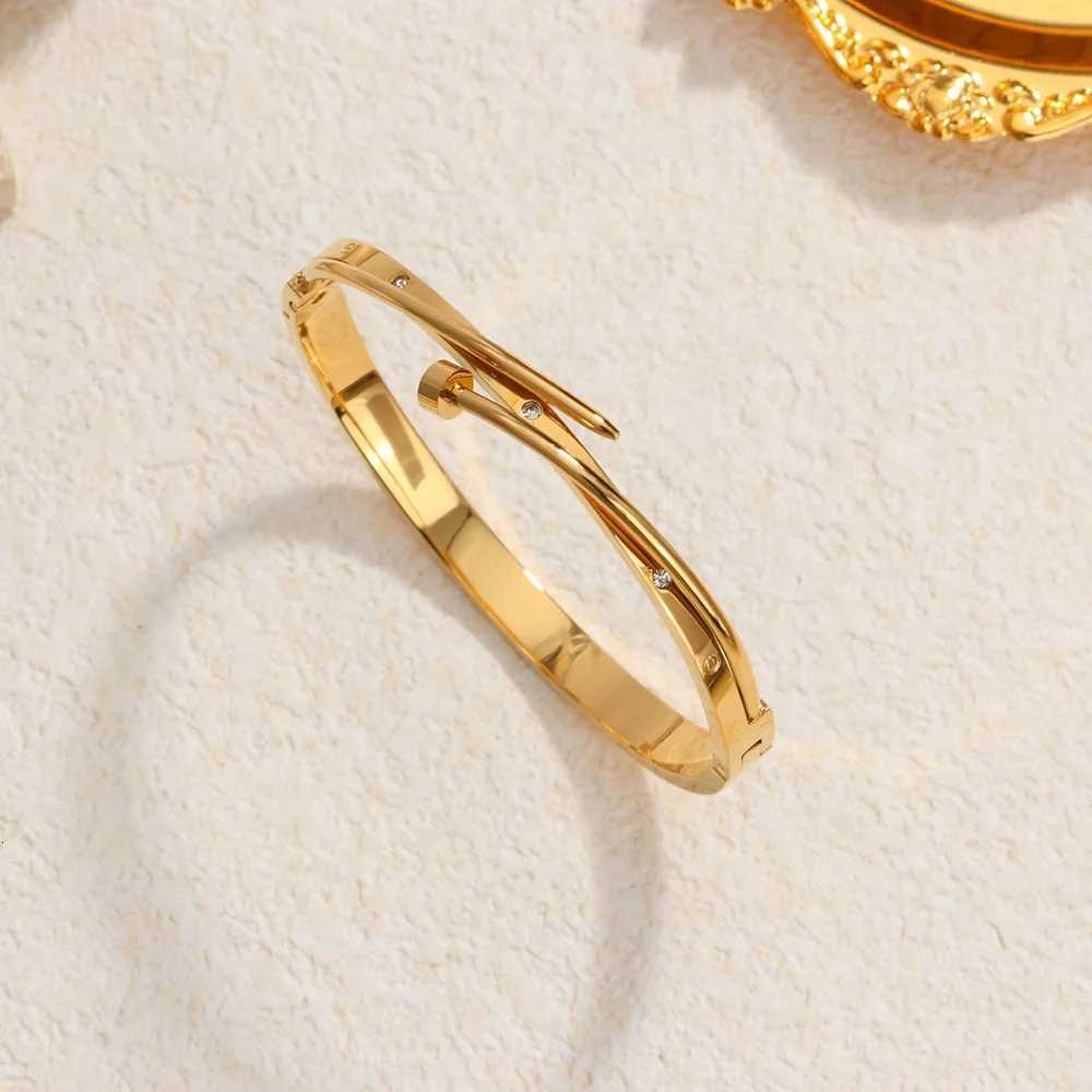 Fashionable Willow Nail Stainless Steel Womens Bracelets High Quality Waterproof Jewelry Wedding Party Accessories Z250807
