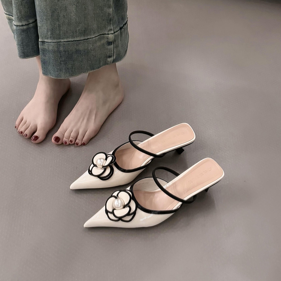 The 2025 new summer style pointed-toe single shoes are high-heeled French-style flip-flops and fairy shoes for outerwear