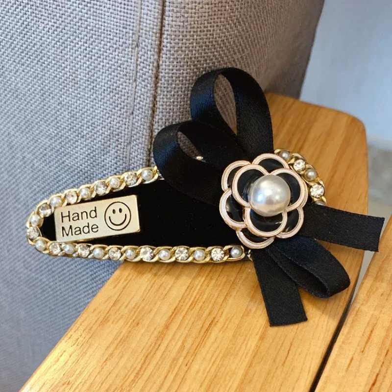 Korean Sweet Camellia Flower BB Hair Clip Perfect for Women Girls Bow Pearl Elegant Jewelry Accessories Hair Clip for Women Y250808