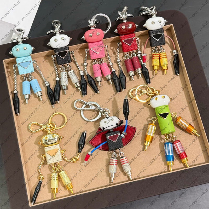 Robot Designer Keychain Unisex Luxury Bag Charm Fashion Purse Charm Leather Robots Metal Designers Keyring 8 Styles Key Chain