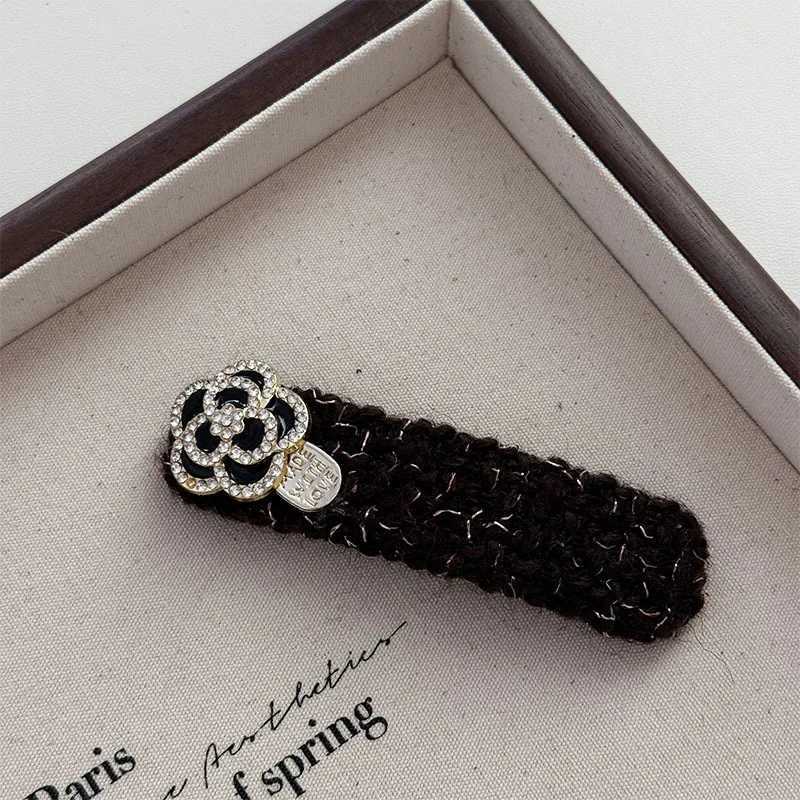 Fashion Wen Autumn Winter Lia Hair Band Heaear 2025 New Vintage Gold Badge Piece P Band Hair Accessory Y250808