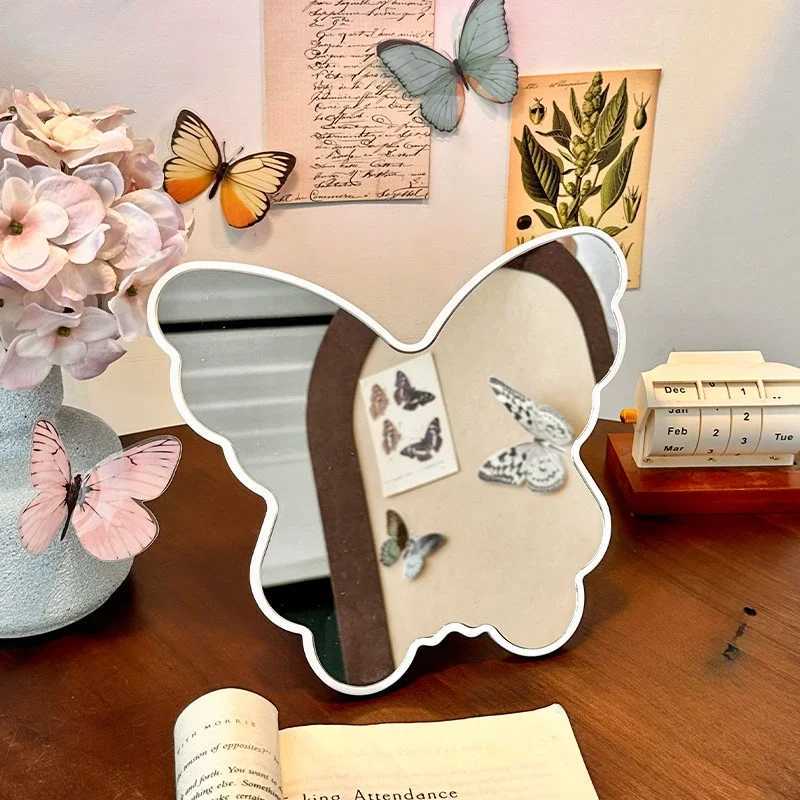 Quality Nordic Cute Mirrors Small Makeup Funky Design Kawaii Girls Mirrors Korean Aesthetic Decorative Mirrors Home Decoration Z250807