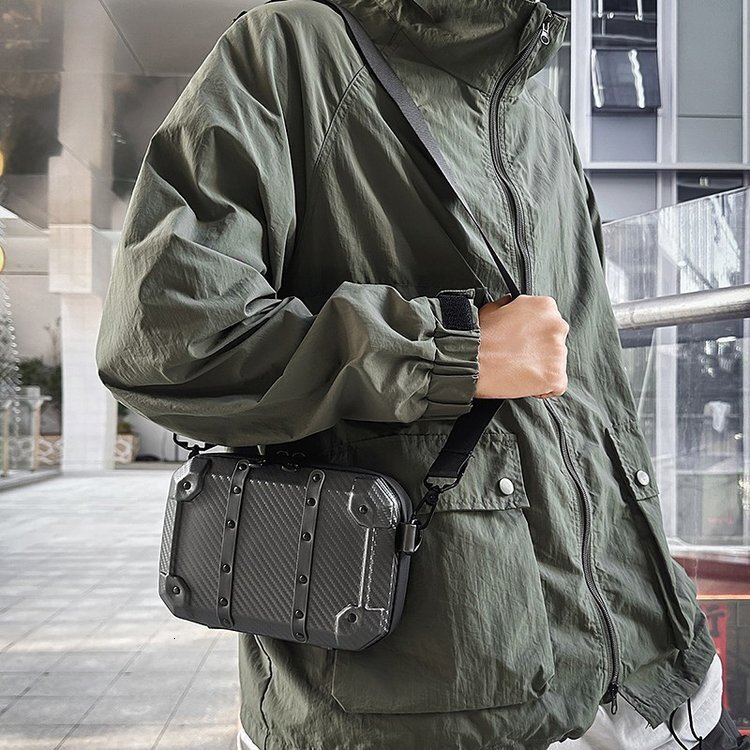 Luxury Brand Designer Bag Carbon Fiber Small Square Bag With Rivets, Box Bag, 2025 New Model, Wide Shoulder Strap, Crossbody, Hard Shell, Structured B