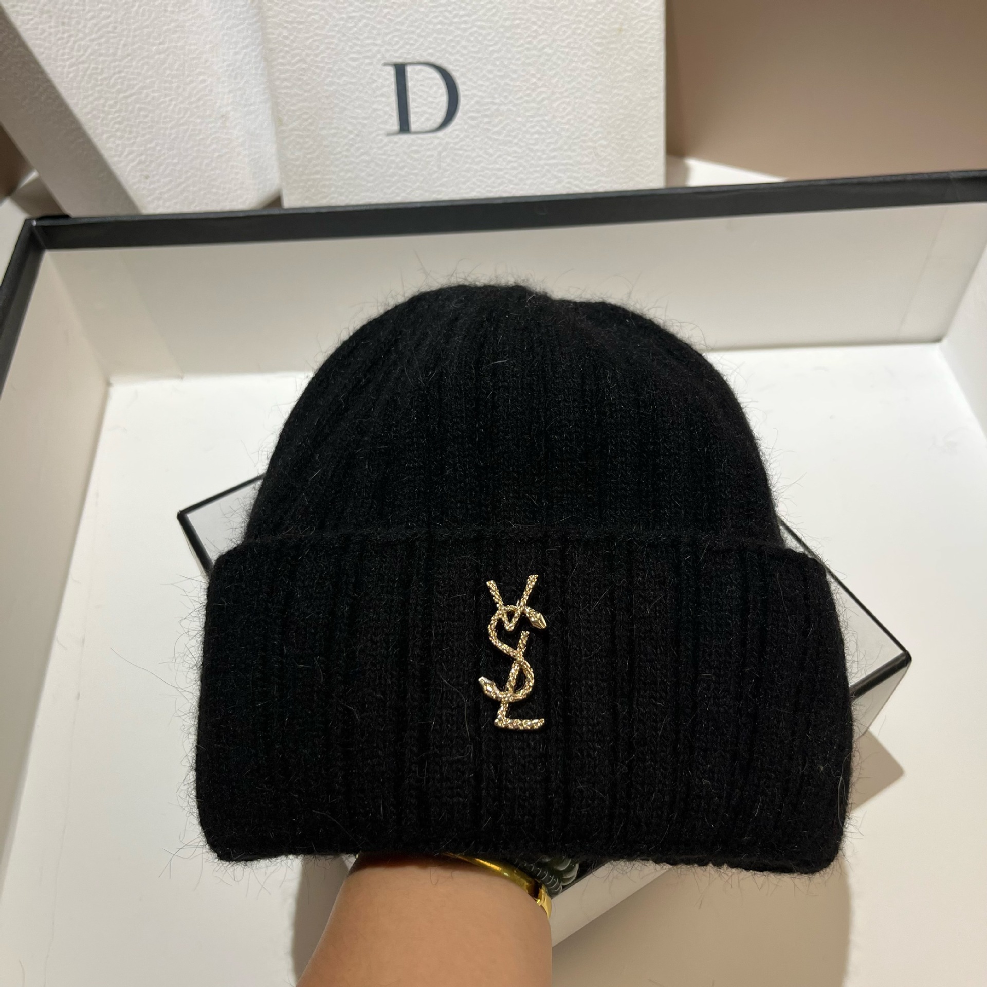 Rabbit hair knitted hat winter French simple plush ear-protector hat Nordic new soft waxy wool hat female 2025s hot