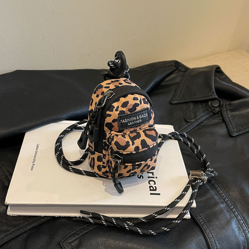 Mini Designer Bag Lipstick Earphone Small Bag 2025 New Trendy Fashion Pendant Bag Niche Free Delivery To Your Door Luxury Bag Design Fabric Single Sho