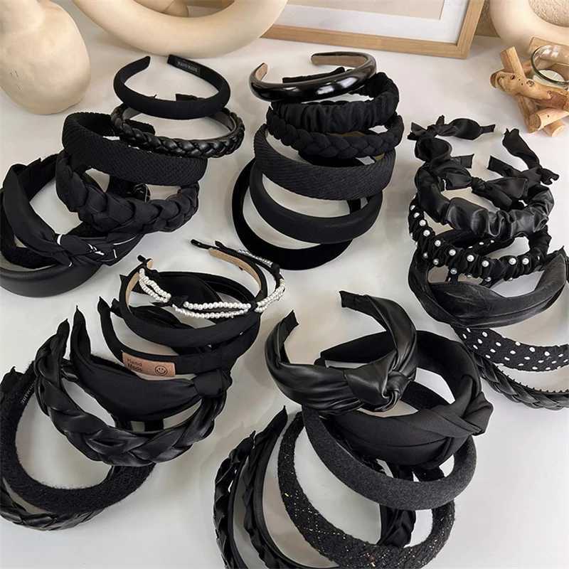 Winter Solid Veet Bezel Wen Girl Broadside Hair Bands Pearl Cross Band Hair Hoop Fashion Black Leather Braided Hair Y250808