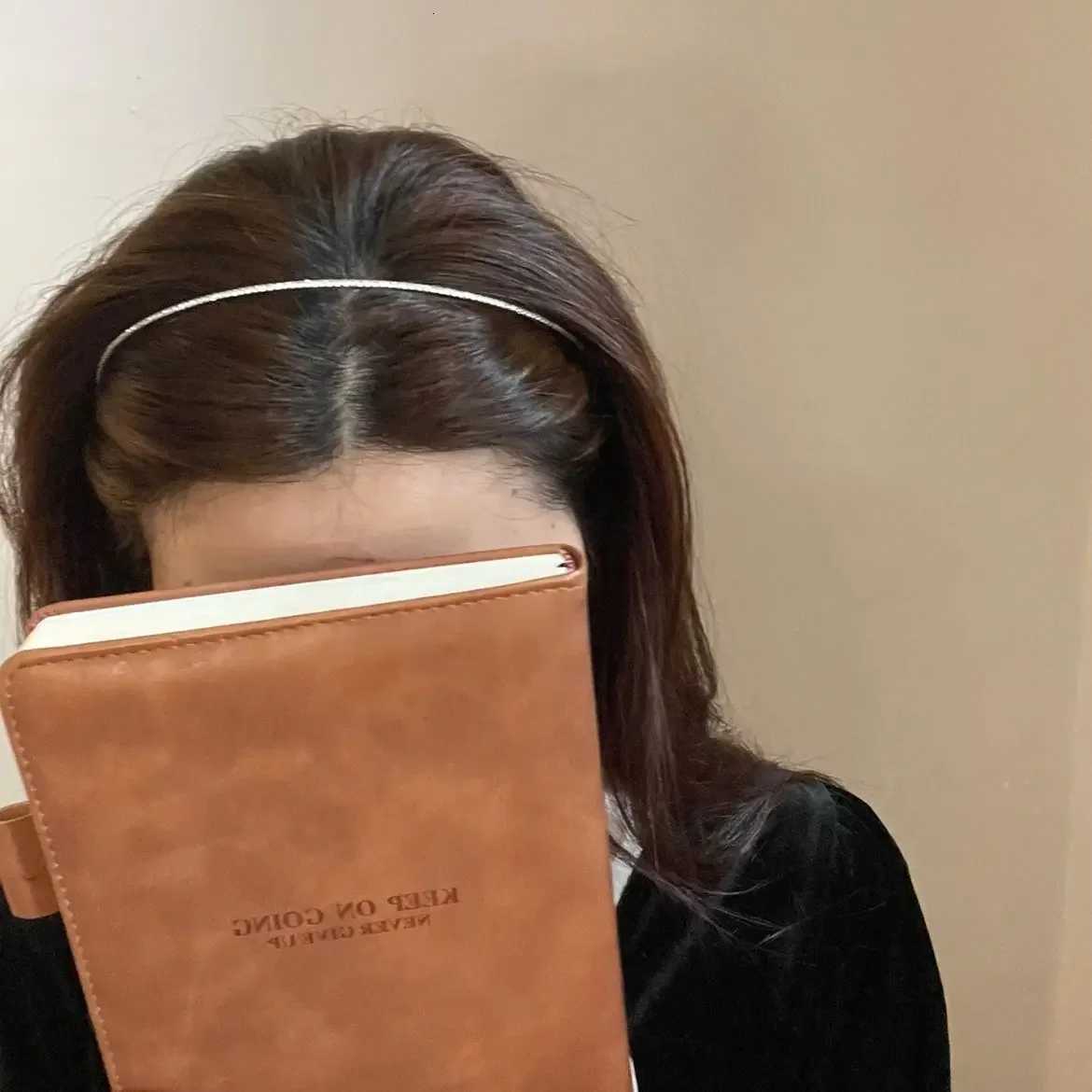 Thin Metal Crystal Bands Haiand New Shiny Rhinestone Hair Accessories Hear Wholes Hair Accessories 2024 Y250808