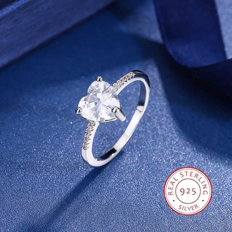 2024 Classic Shiny Big Zircon 925 Silver Heart Ring Ladies Jewelry Bride Wedding Love Eternal Ring Ladies Jewelry Rings for Women Y250808