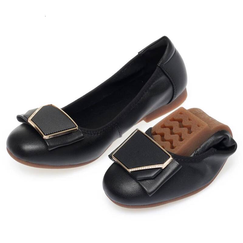Beanie Spring 2025 New Flat Women Casual Genuine Leather Large Size Soft-soled Mom Shoes ddmysaturn