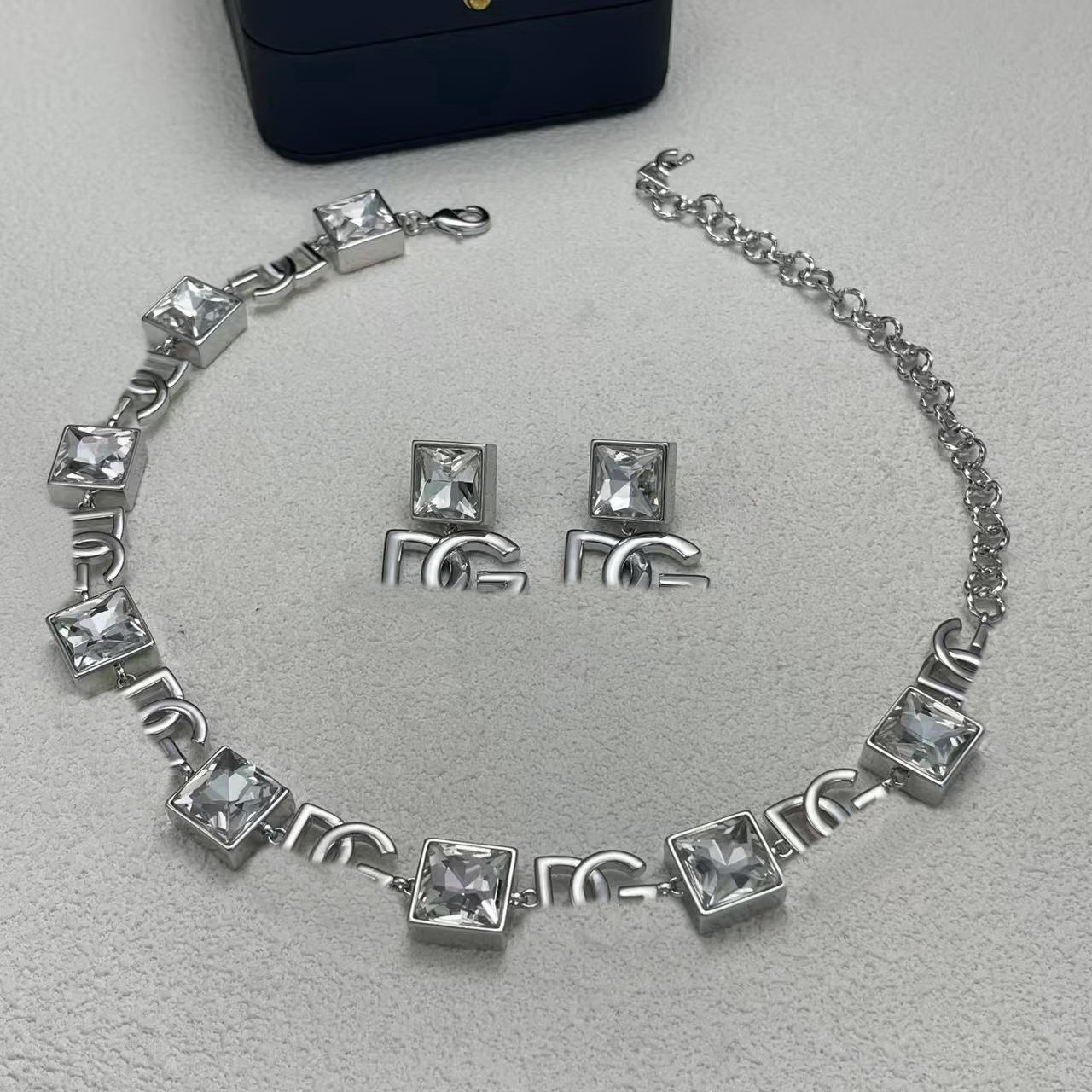 New Designed women gemstone letters chain Necklaces silver Copper Plated pearls Bracelet earring fashion Designer Jewelry DG-N055