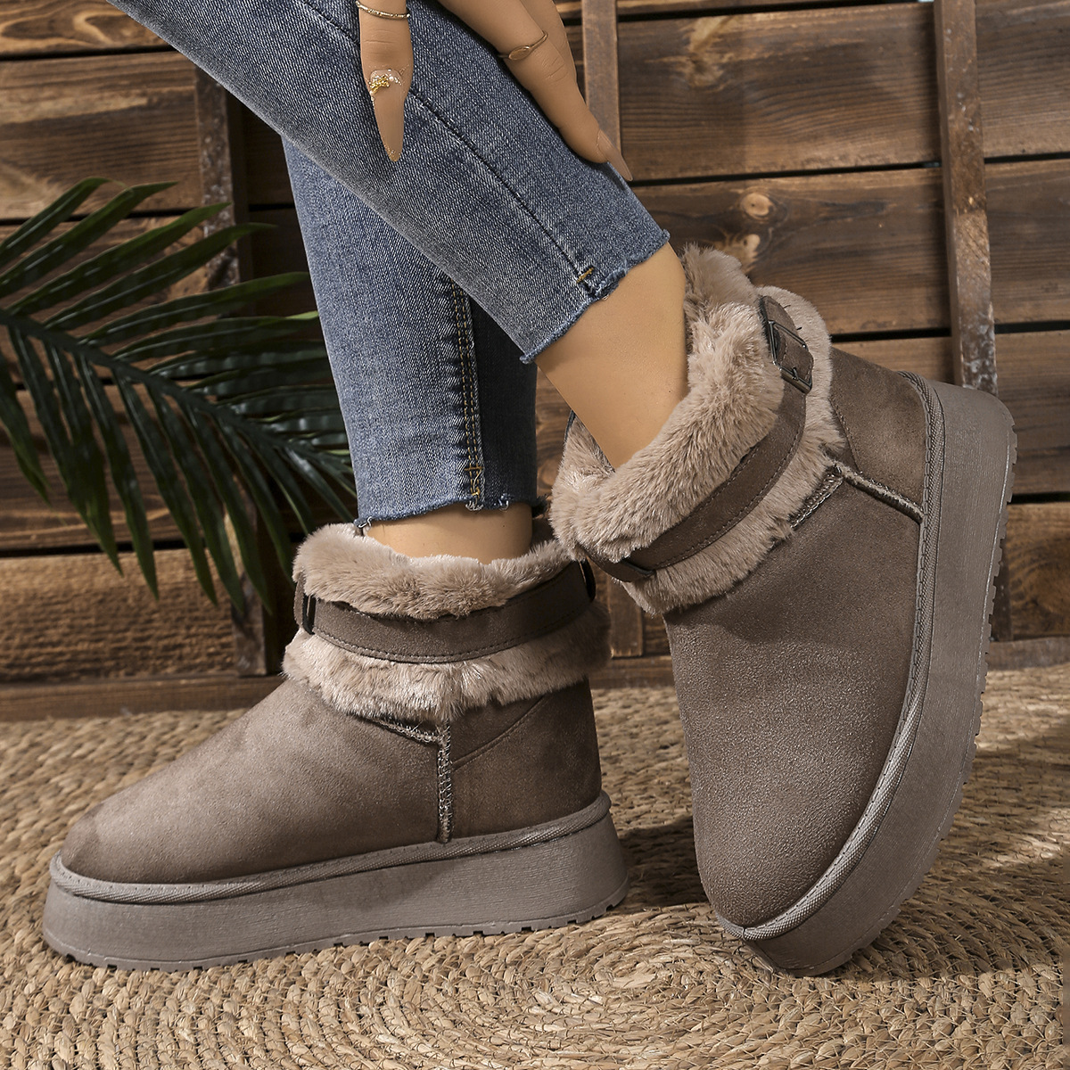 Designer boots free shipping new Outdoor trainer short snow boots thick soles keep warm plush thick cotton shoes for women