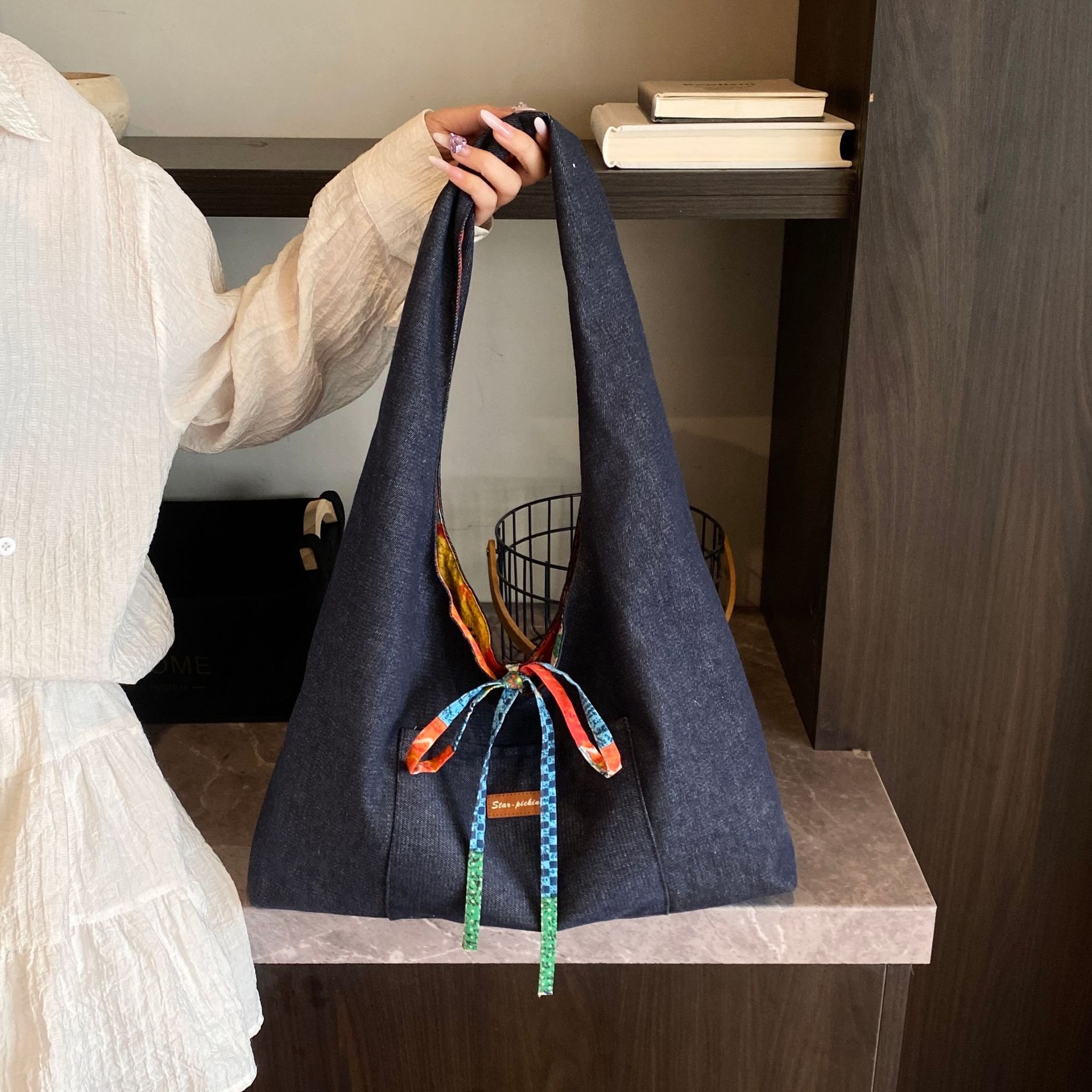 2025 Autumn And Winter New Women s Shoulder Bag New Retro Double sided Vest Bag Large Capacity Shopping Handbag Autumn New Designer Bag Women fashion 