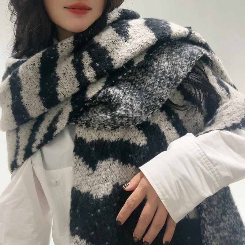 Winter Men Fashion Zebra Print Shawl Women Keep Warm Thickened Scarf Cashmere Big Scarves 250807