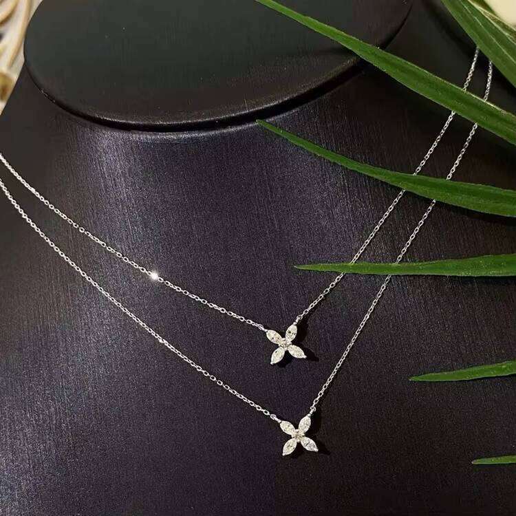 Trendy Jewelry 14k Real Gold Four Leaf Pendant D Color Moissanite Dia Clover Necklace